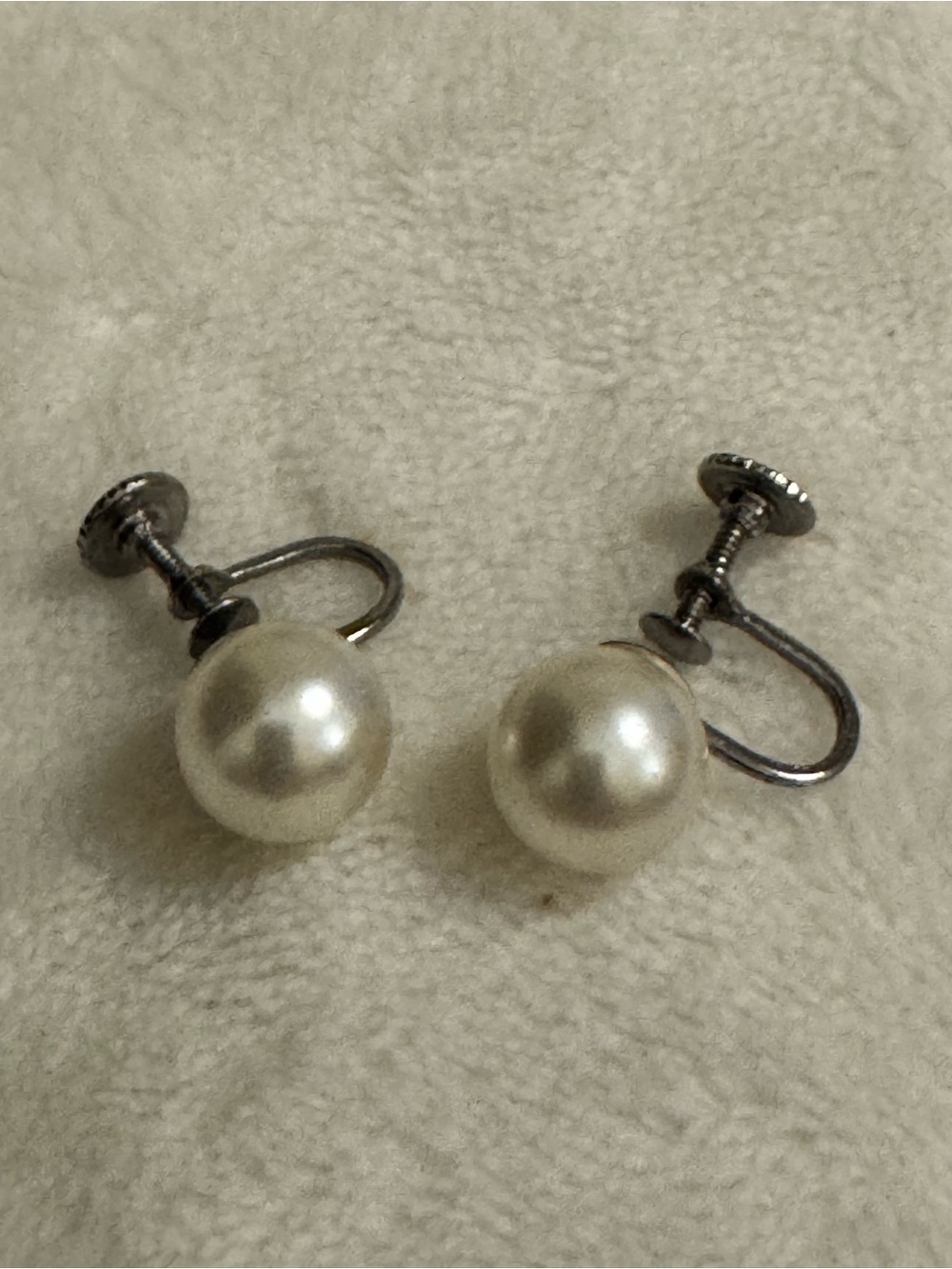 Vintage Pearl Screw-Back Earrings - White Pearls
